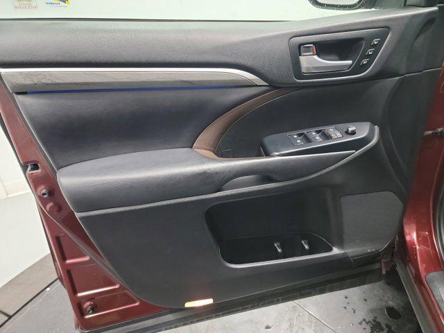 used 2018 Toyota Highlander car, priced at $23,176