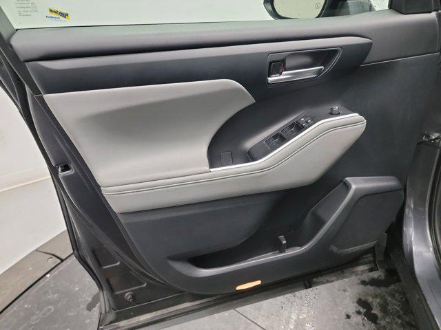 used 2024 Toyota Highlander car, priced at $41,490