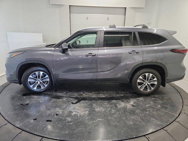 used 2024 Toyota Highlander car, priced at $41,490