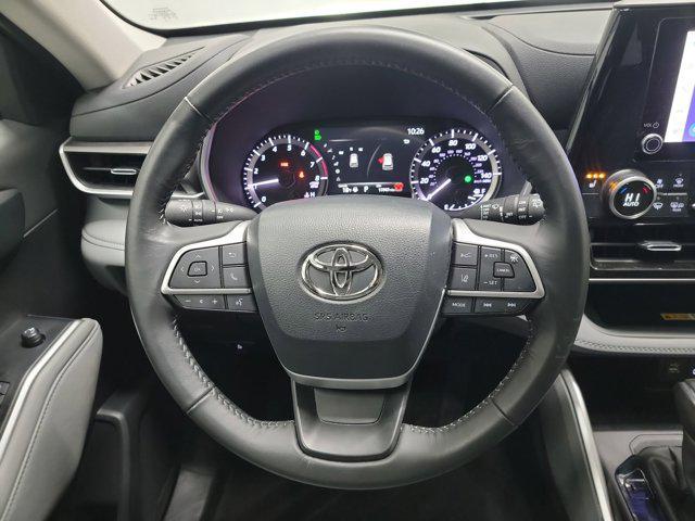 used 2024 Toyota Highlander car, priced at $41,490