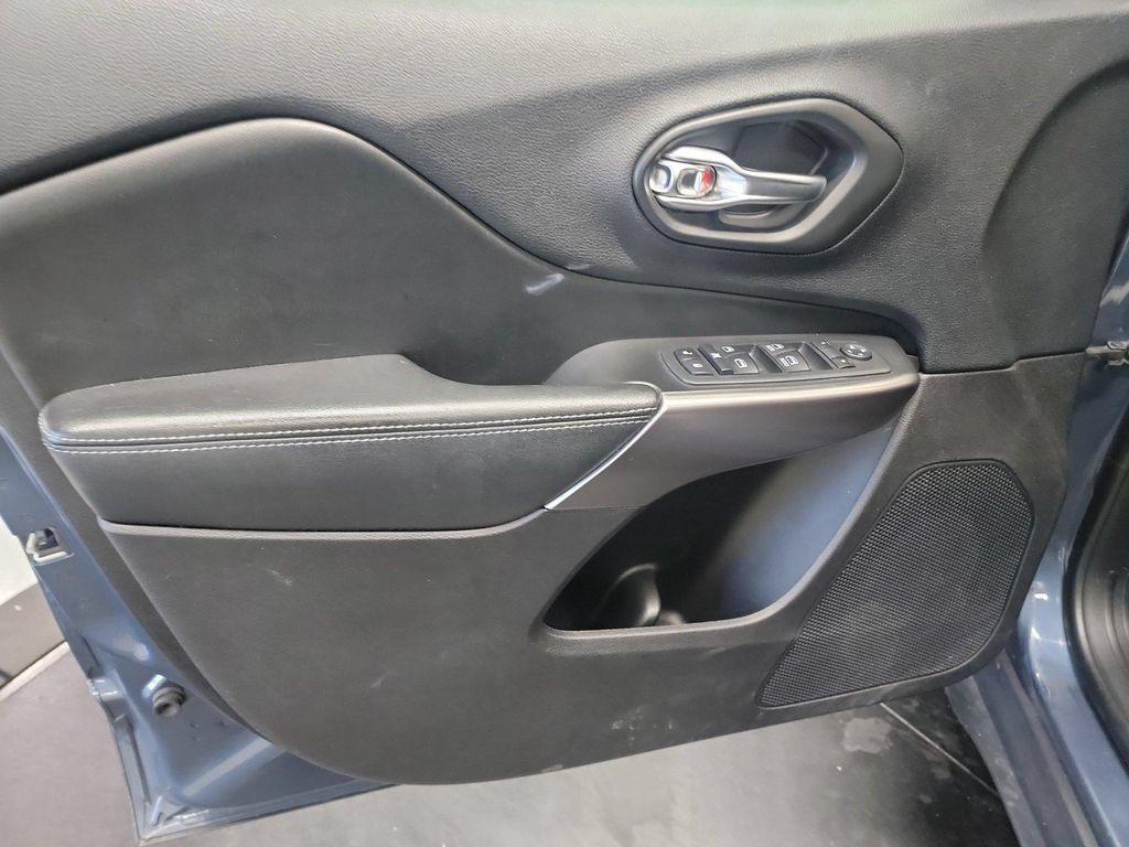 used 2020 Jeep Cherokee car, priced at $12,263