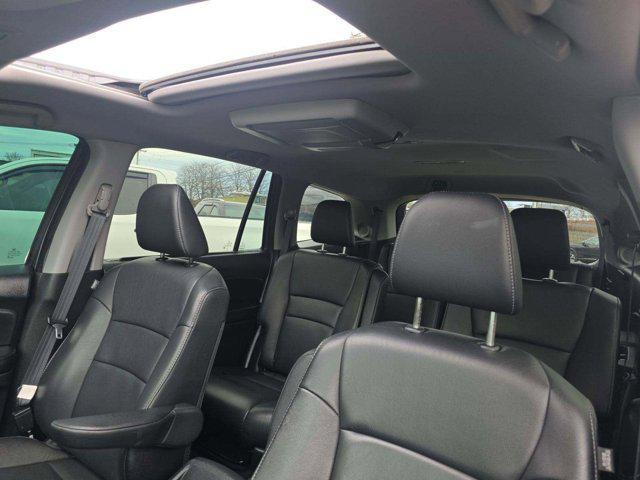 used 2022 Honda Pilot car, priced at $33,107
