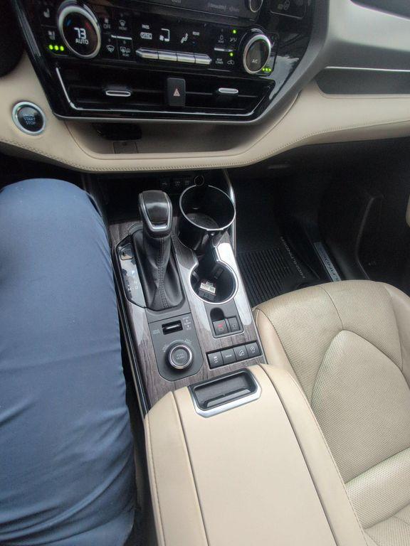 used 2020 Toyota Highlander car, priced at $28,424