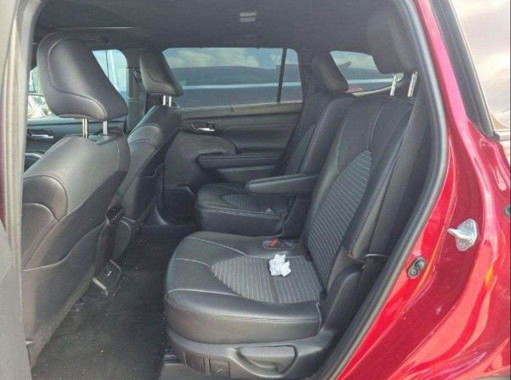 used 2021 Toyota Highlander car, priced at $31,617