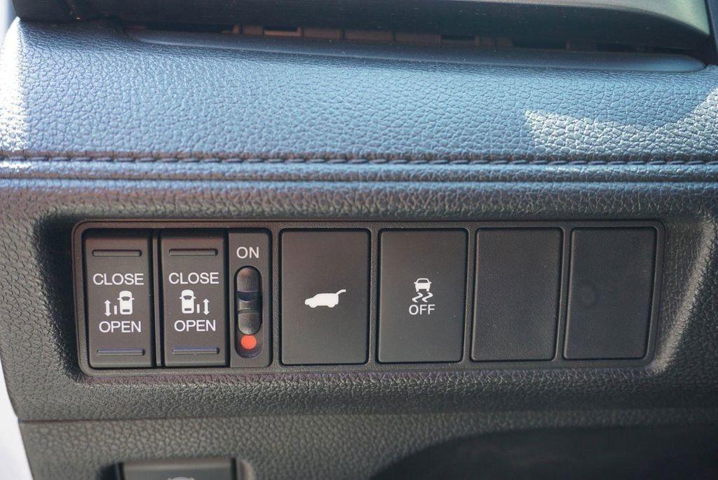 used 2025 Honda Odyssey car, priced at $38,213