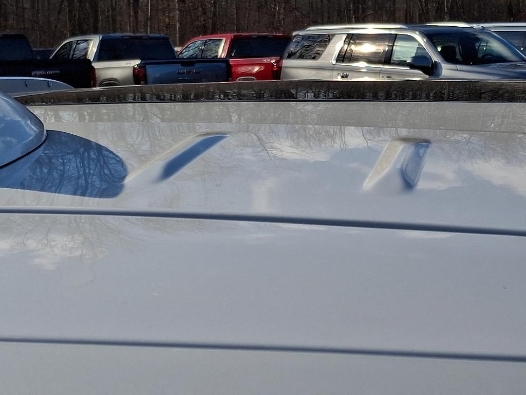 used 2022 Cadillac XT5 car, priced at $28,654