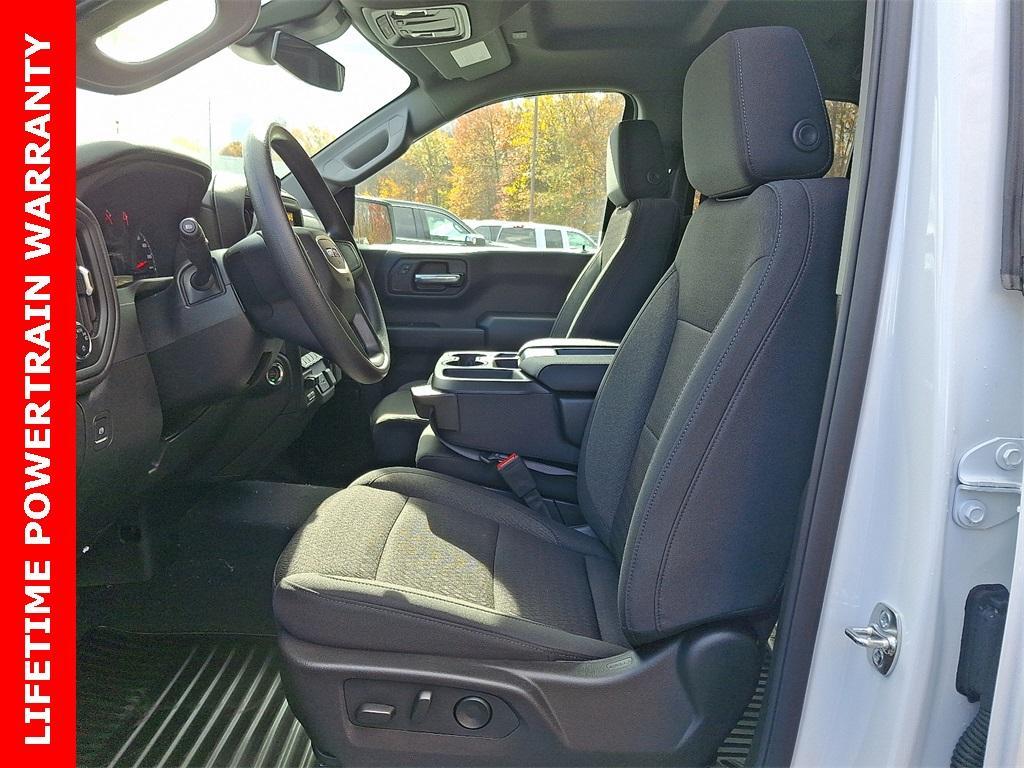 new 2025 GMC Sierra 1500 car, priced at $44,570