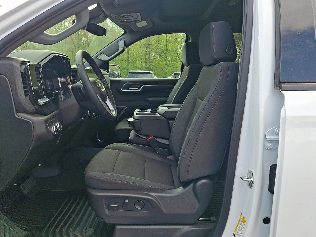 new 2026 GMC Sierra 1500 car, priced at $45,475