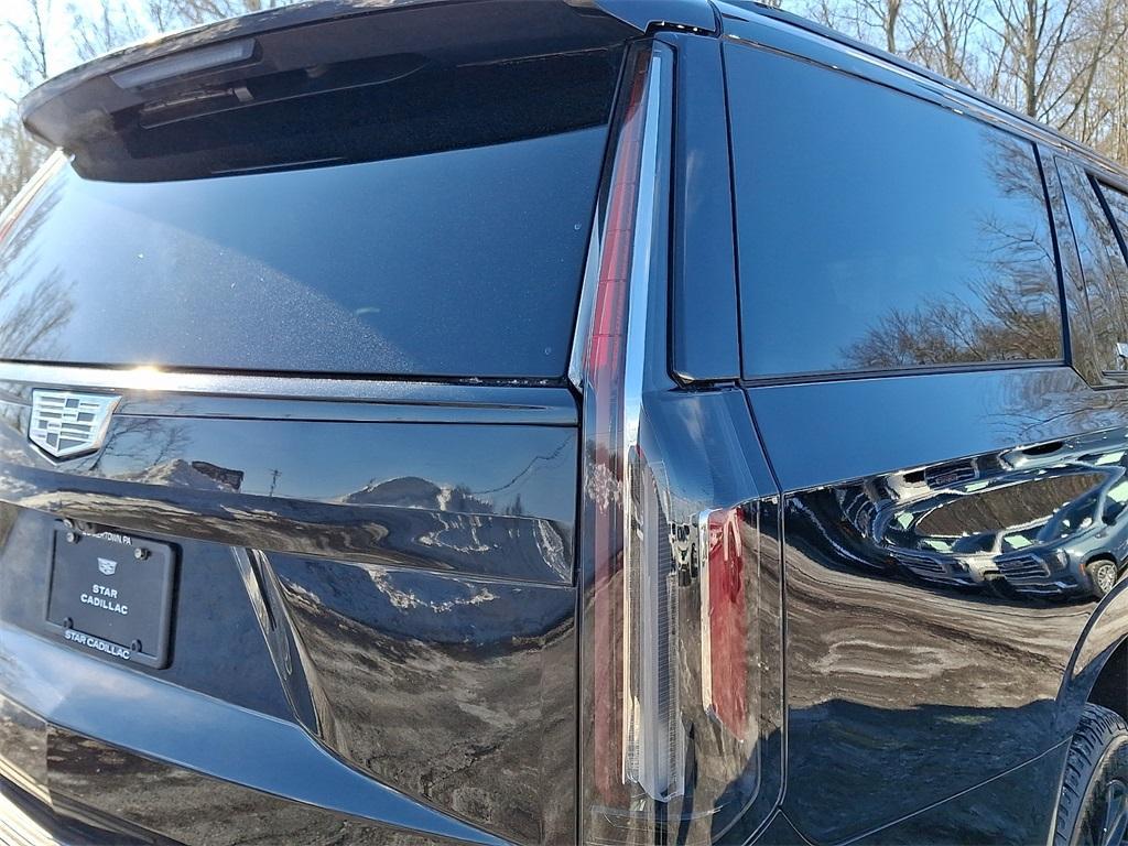 used 2021 Cadillac Escalade ESV car, priced at $56,873