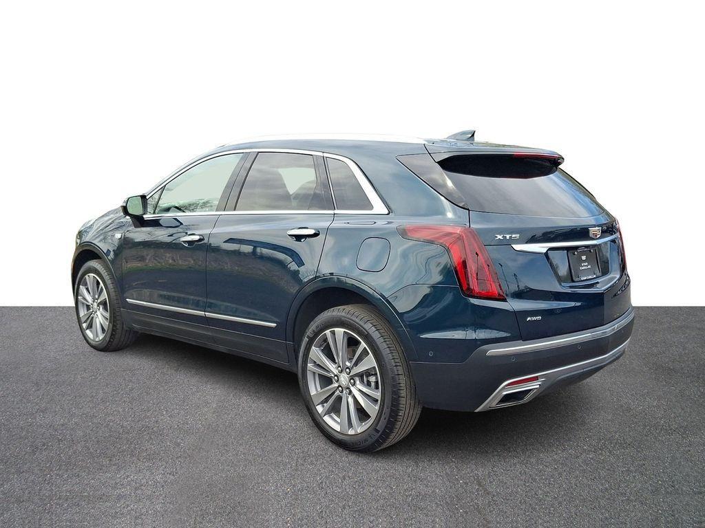used 2025 Cadillac XT5 car, priced at $47,995