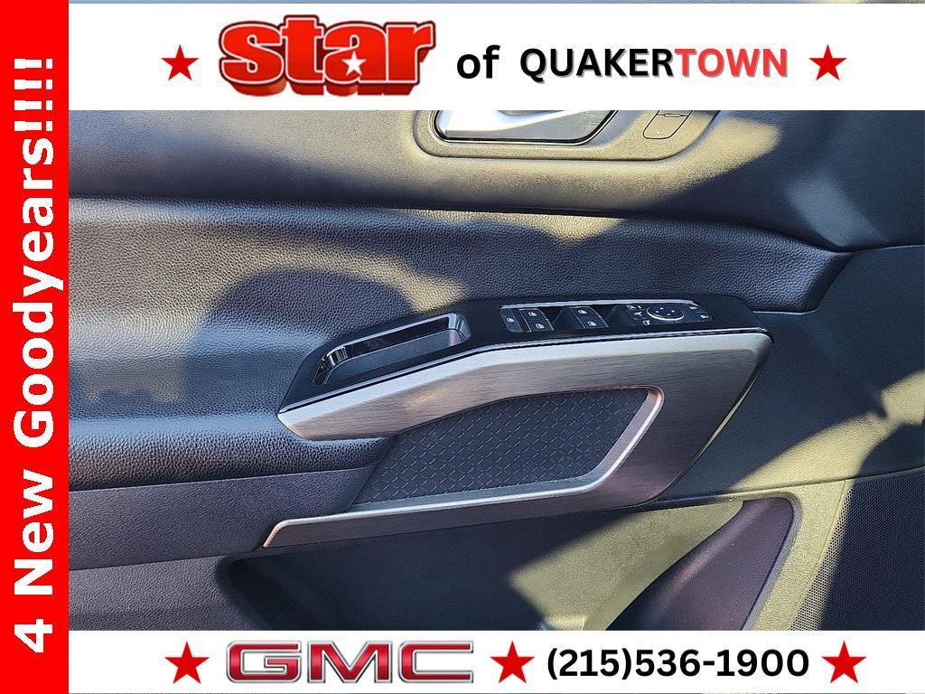 used 2022 Nissan Pathfinder car, priced at $32,999