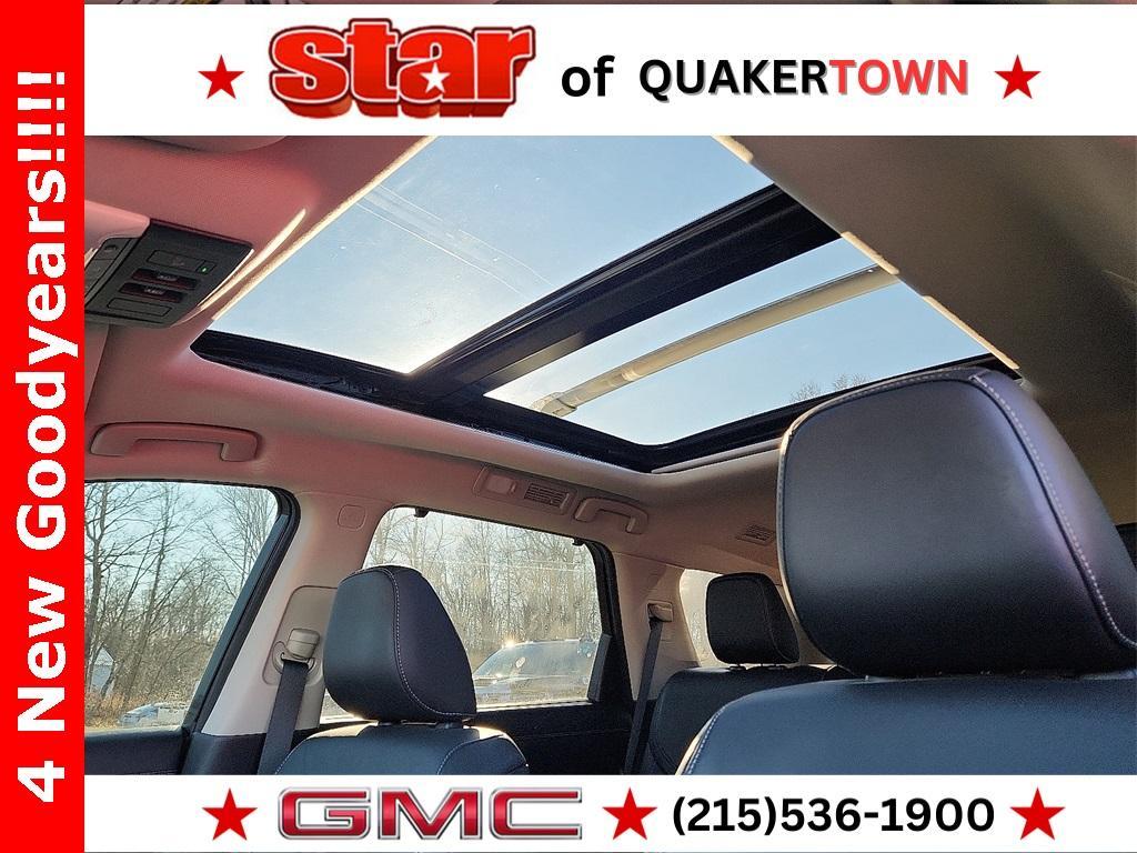 used 2022 Nissan Pathfinder car, priced at $32,999