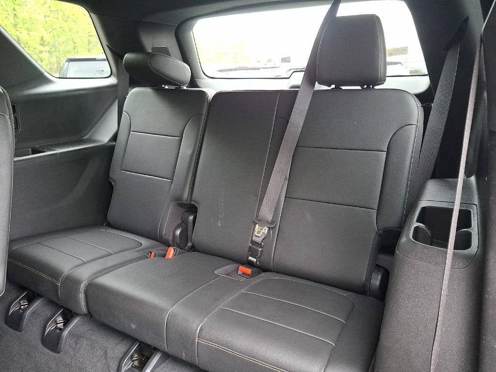 used 2023 Chevrolet Traverse car, priced at $32,378