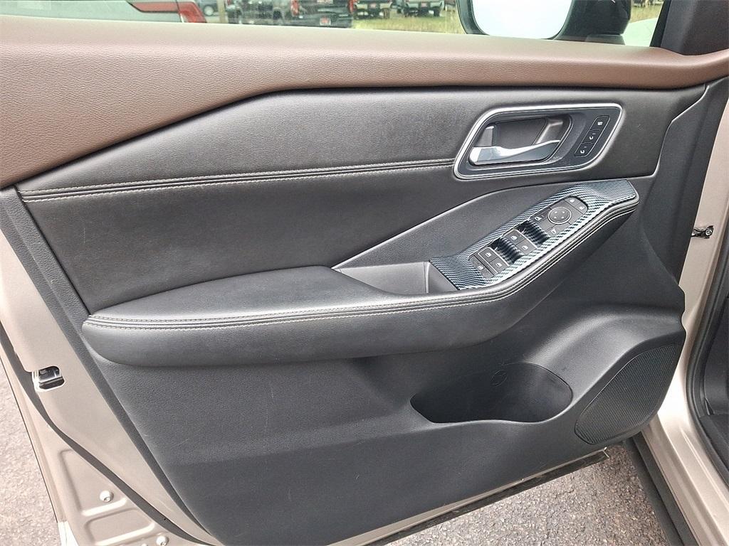 used 2021 Nissan Rogue car, priced at $22,895