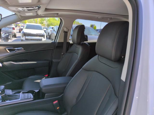 new 2026 Kia Sportage car, priced at $32,032