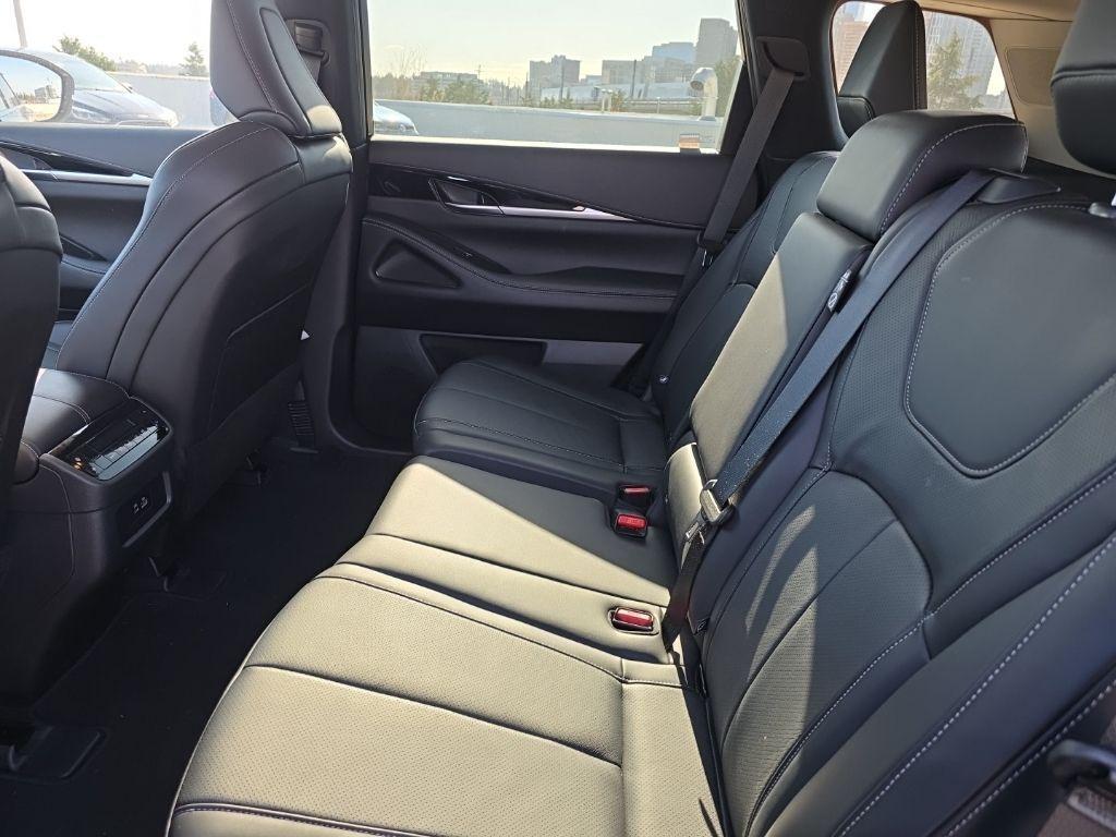 used 2025 INFINITI QX60 car, priced at $37,498