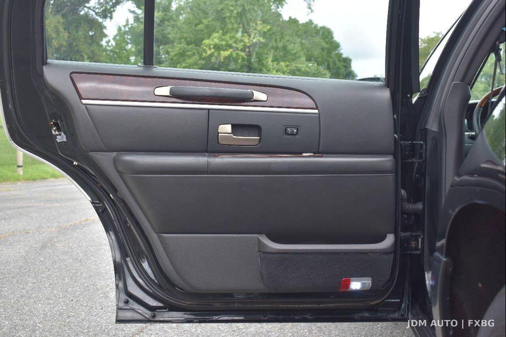 used 2008 Lincoln Town Car car, priced at $5,495