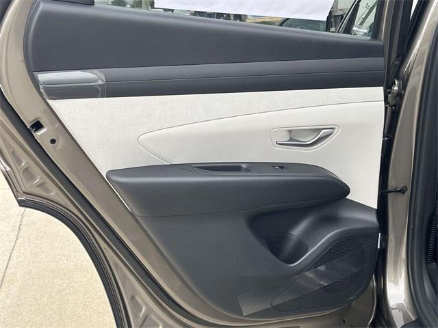 new 2026 Hyundai TUCSON Hybrid car, priced at $33,914