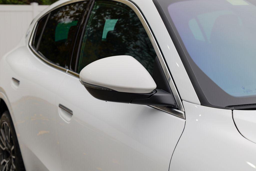 new 2025 Maserati Grecale car, priced at $81,077