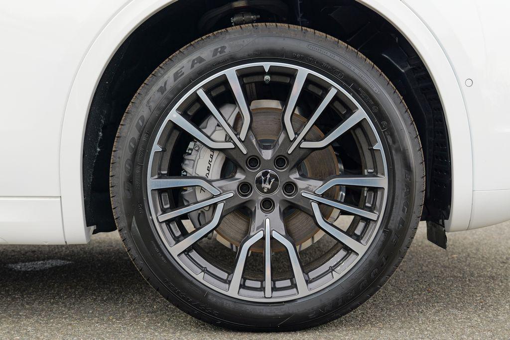 new 2025 Maserati Grecale car, priced at $79,034