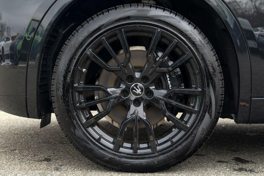 new 2025 Maserati Grecale car, priced at $69,995