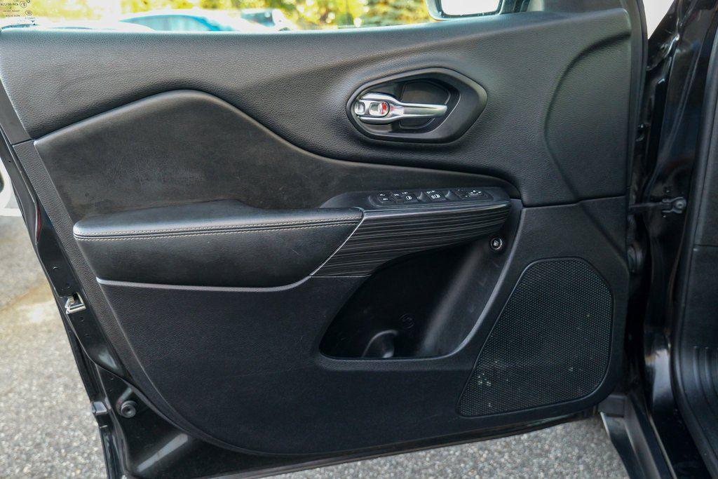 used 2017 Jeep Cherokee car, priced at $9,794