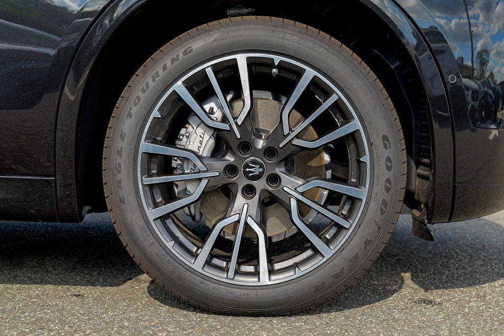 new 2025 Maserati Grecale car, priced at $80,069