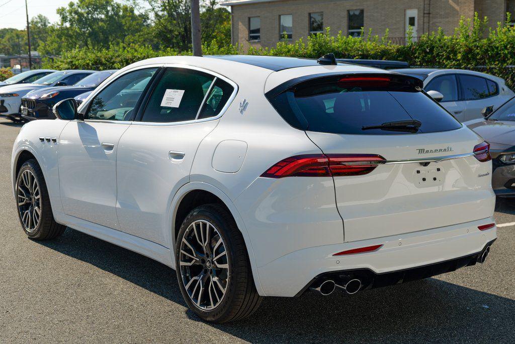 new 2025 Maserati Grecale car, priced at $79,034