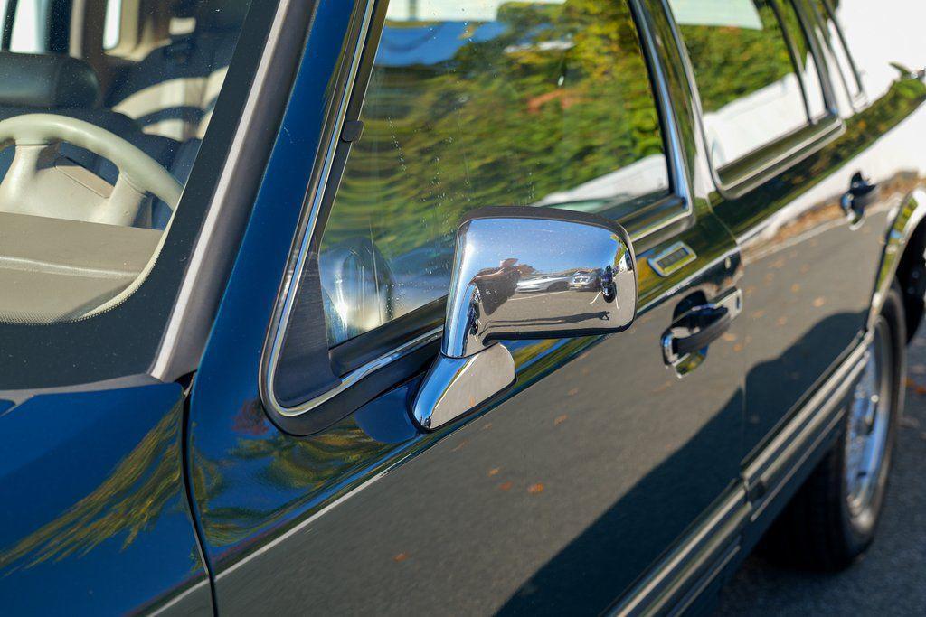 used 1993 Lincoln Town Car car, priced at $6,995