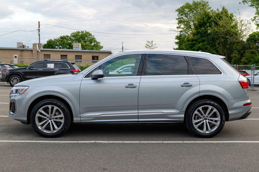 used 2025 Audi Q7 car, priced at $52,995