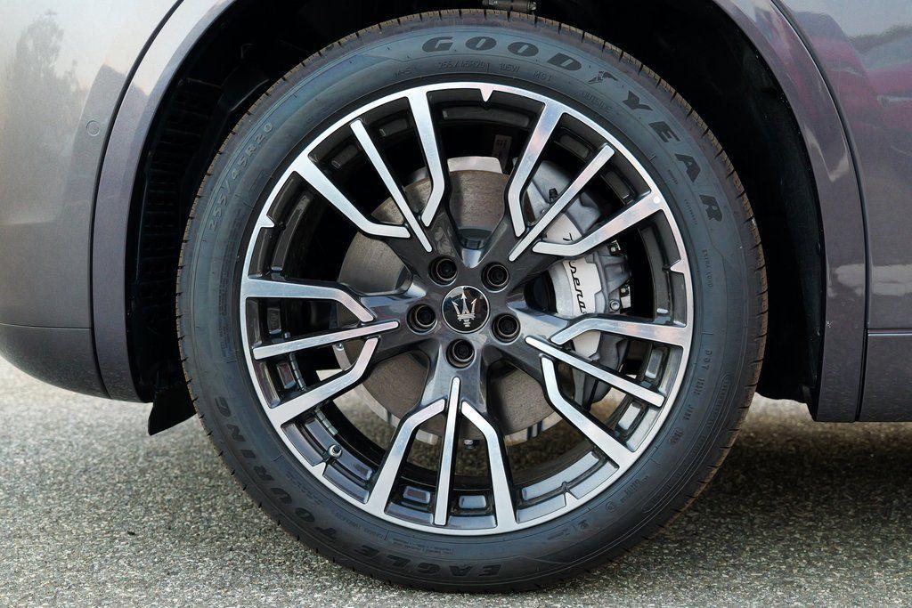 new 2025 Maserati Grecale car, priced at $80,069