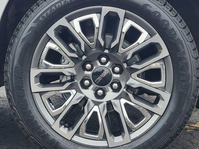 used 2023 GMC Yukon car, priced at $67,888