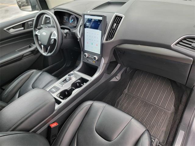 2022 Carbonized Gray Metallic Ford Edge