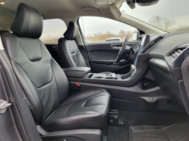 2022 Carbonized Gray Metallic Ford Edge