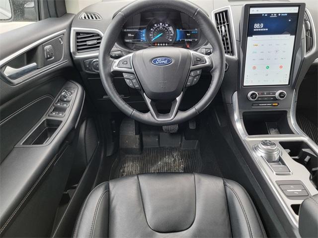 2022 Carbonized Gray Metallic Ford Edge