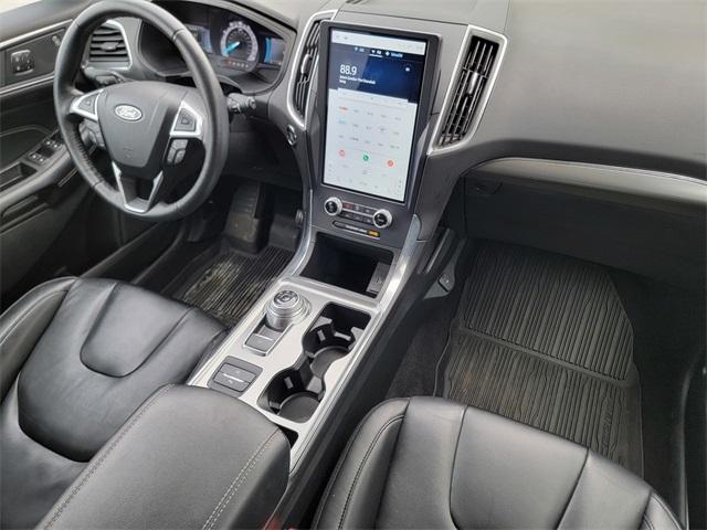 2022 Carbonized Gray Metallic Ford Edge