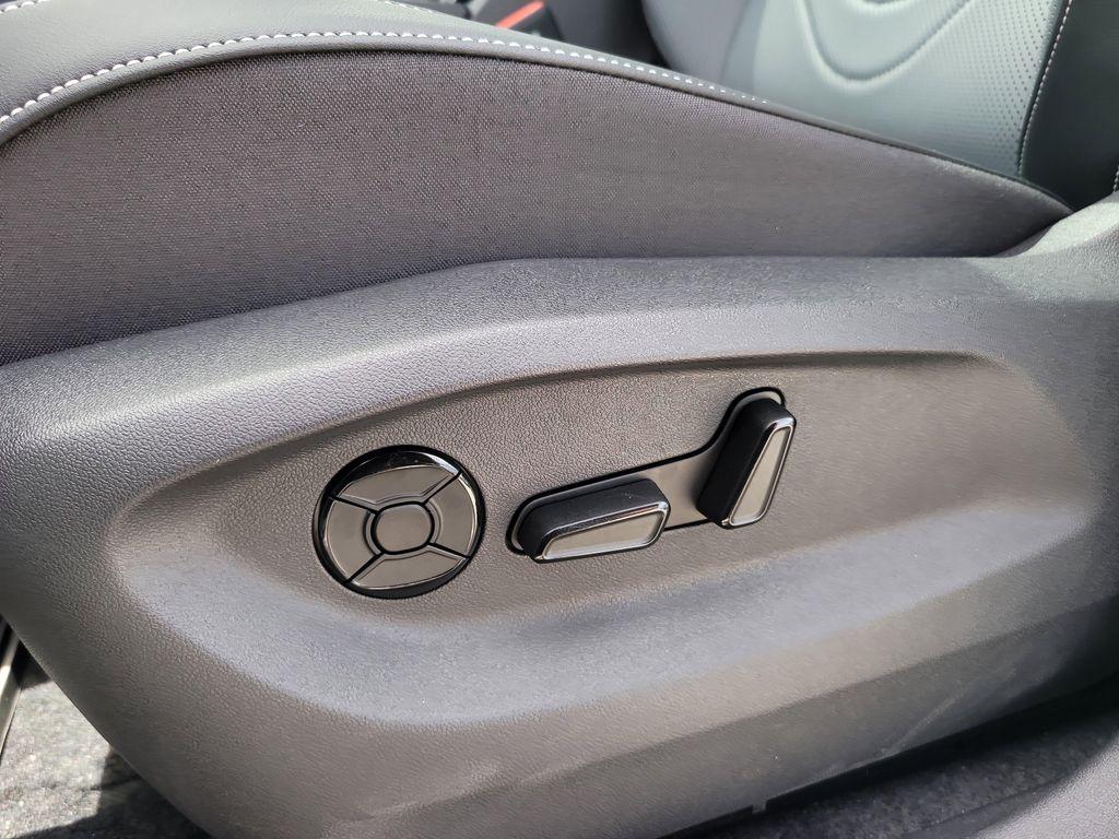 new 2025 Volkswagen Tiguan car, priced at $33,904