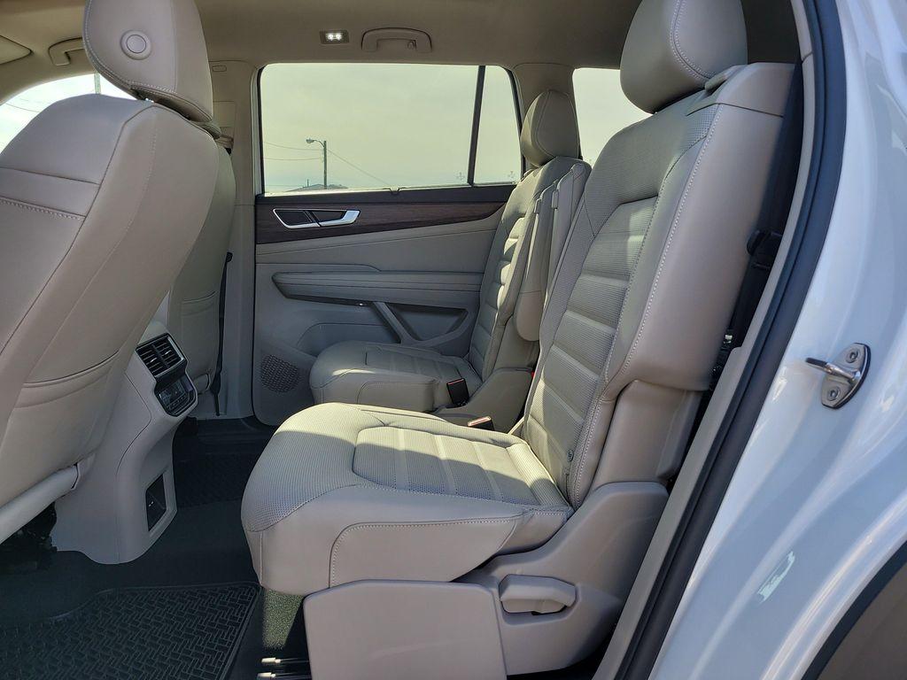 new 2026 Volkswagen Atlas car, priced at $49,198