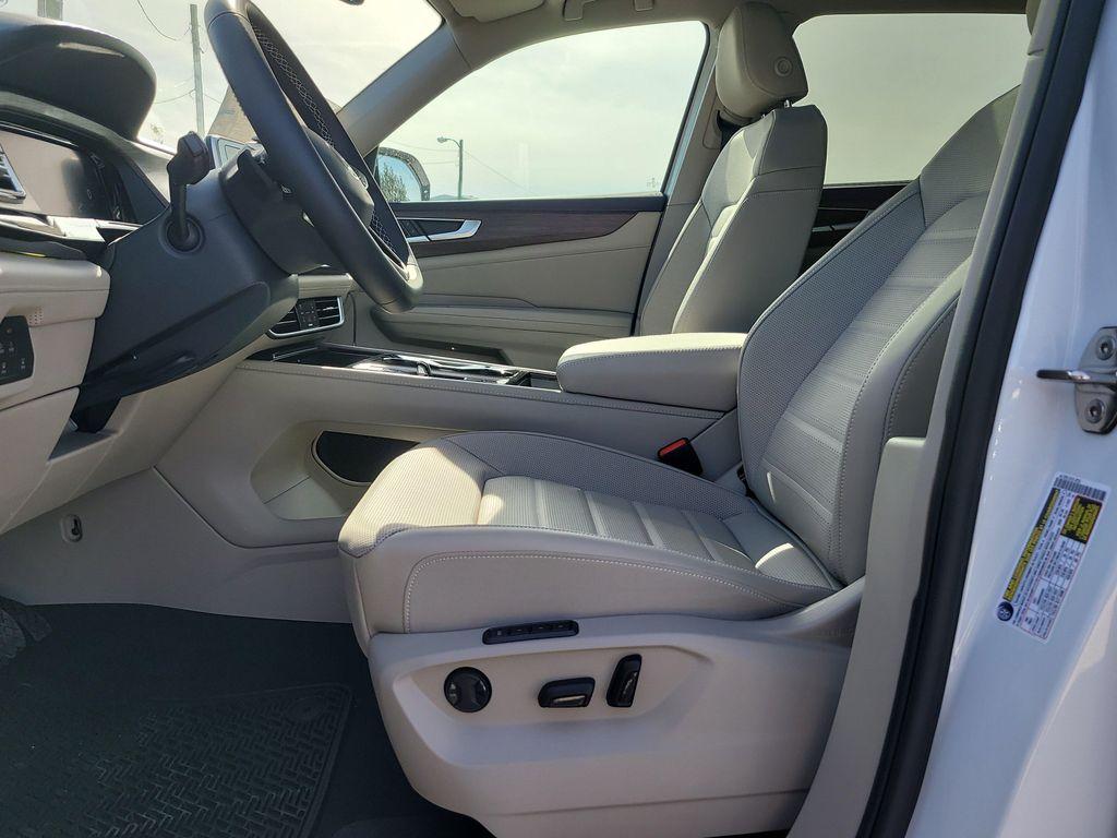 new 2026 Volkswagen Atlas car, priced at $49,198