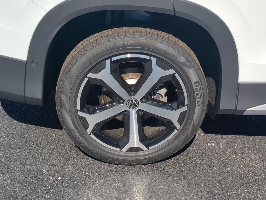 new 2025 Volkswagen Tiguan car, priced at $32,912