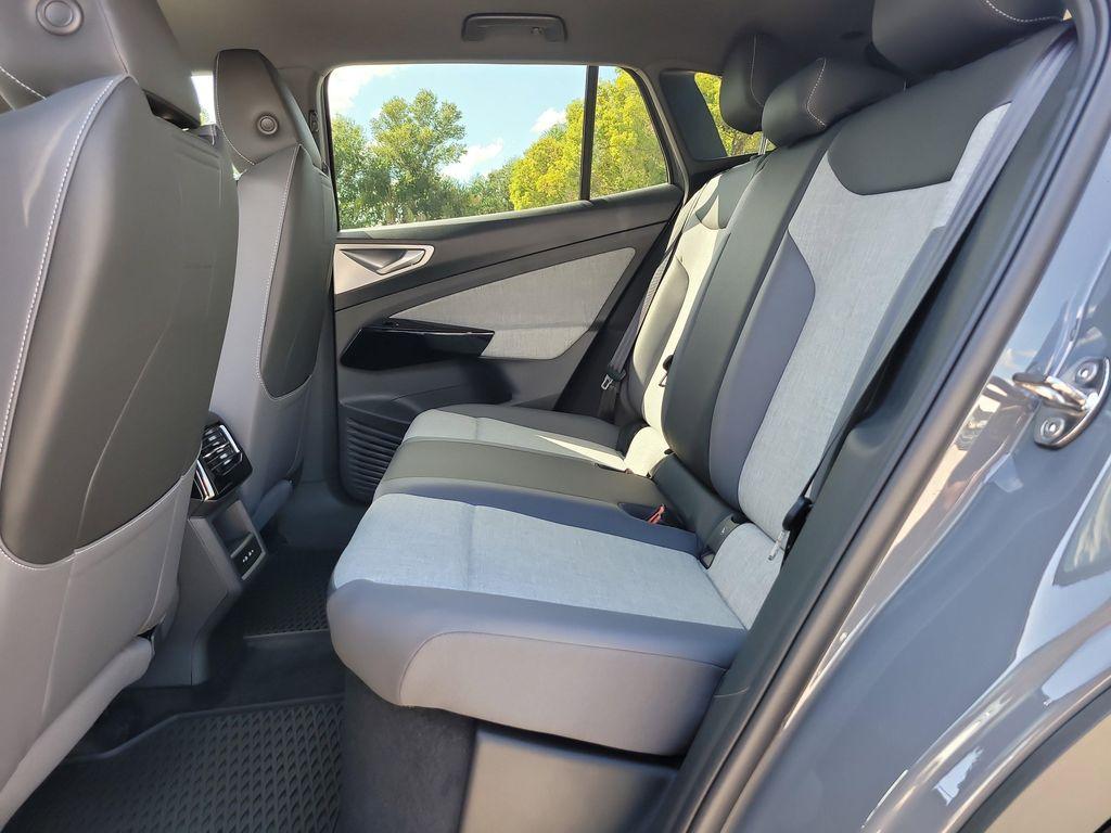 new 2025 Volkswagen ID.4 car, priced at $45,483
