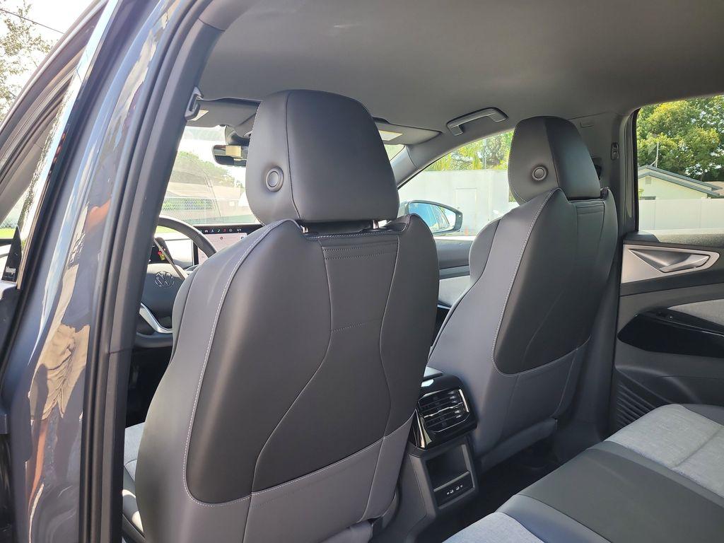 new 2025 Volkswagen ID.4 car, priced at $45,483