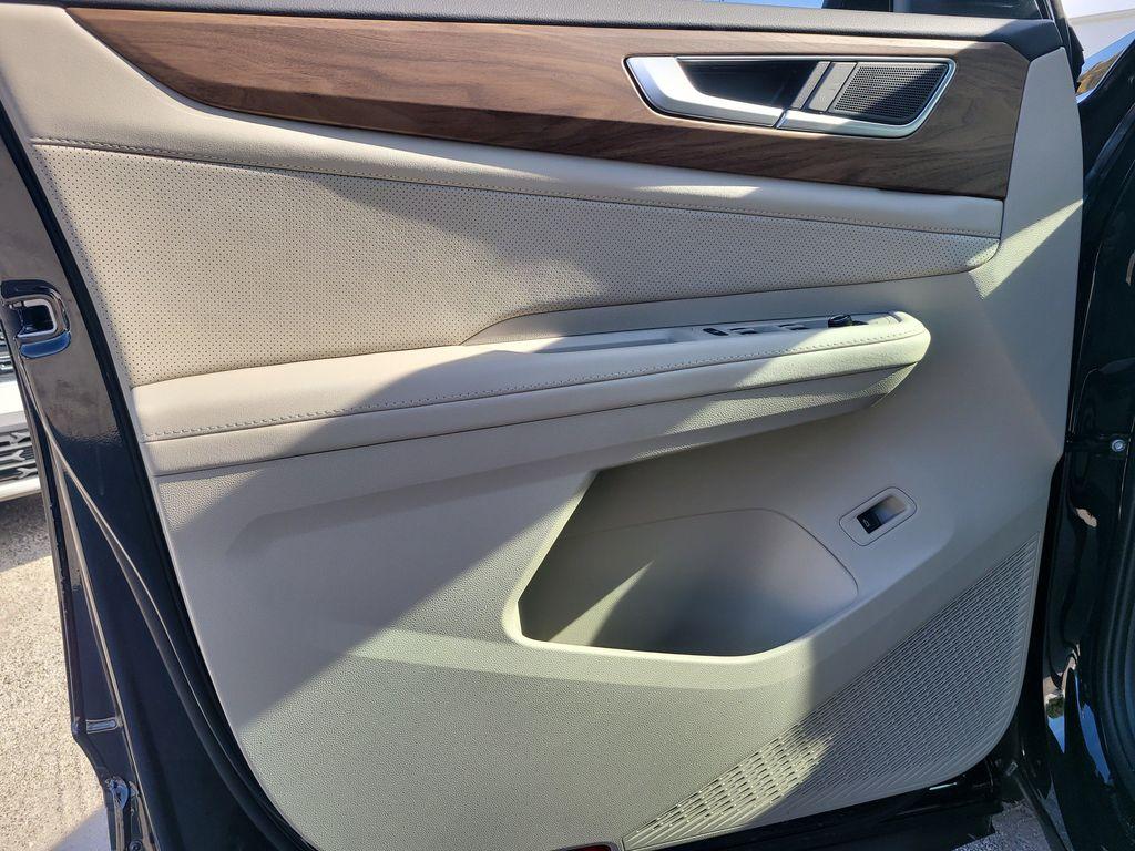 new 2026 Volkswagen Atlas car, priced at $44,610