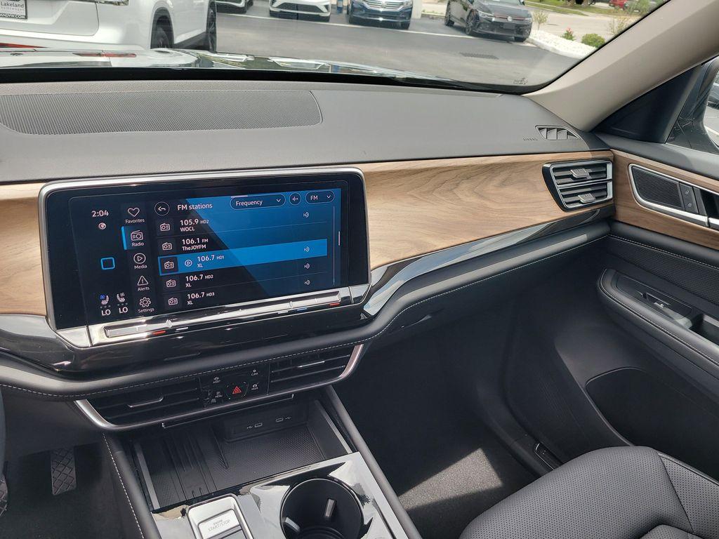 2025 Pure Gray Volkswagen Atlas