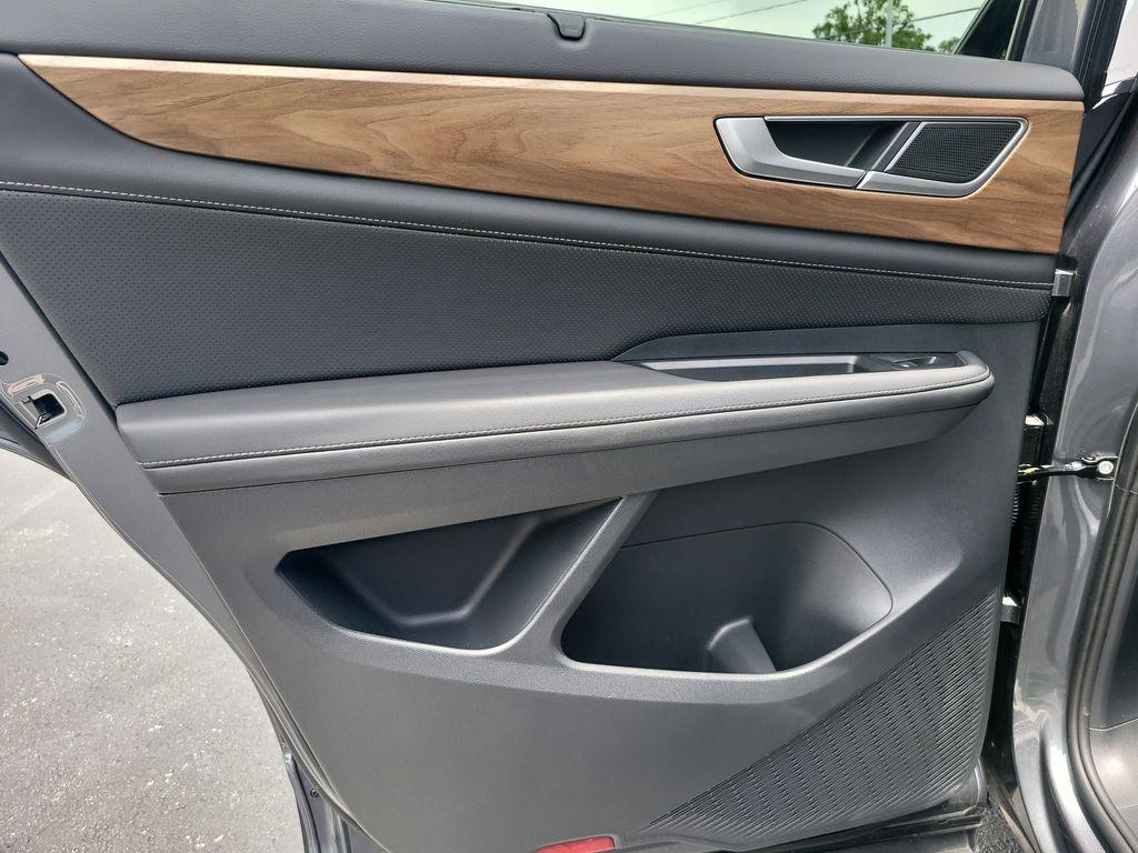 2025 Pure Gray Volkswagen Atlas