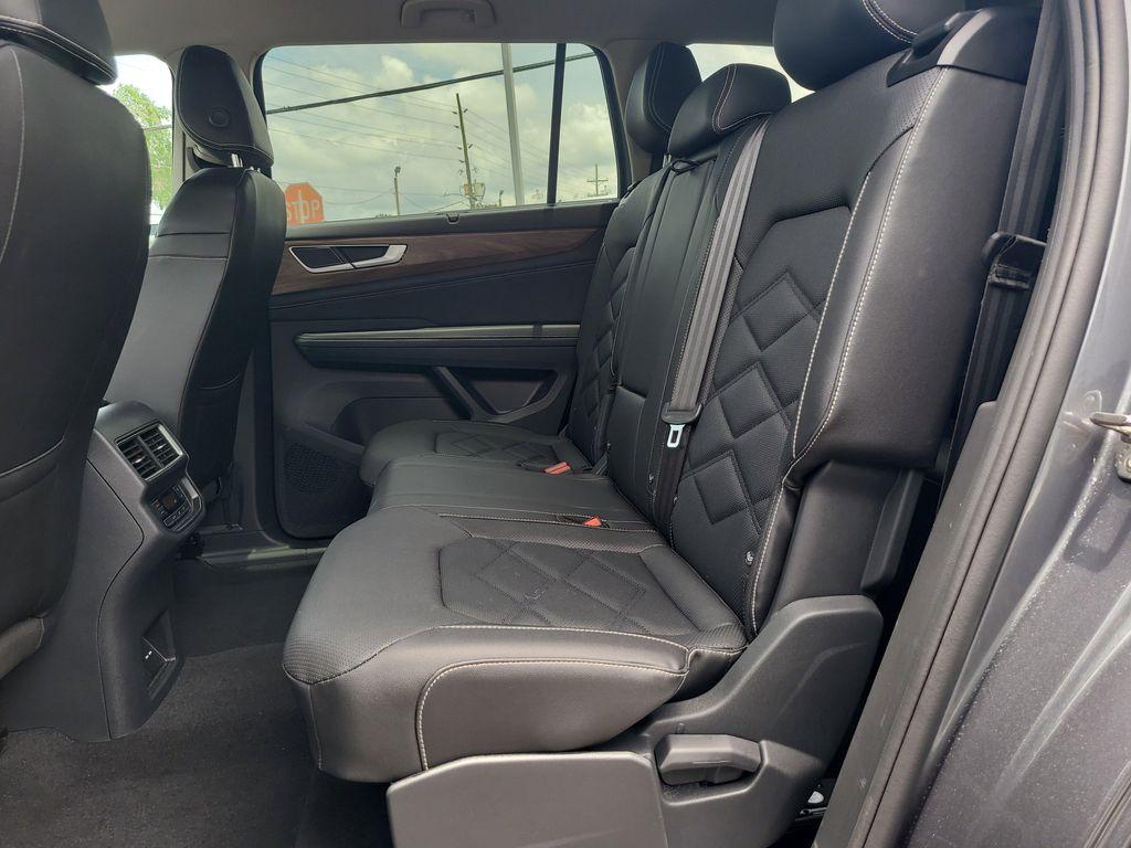 2025 Pure Gray Volkswagen Atlas