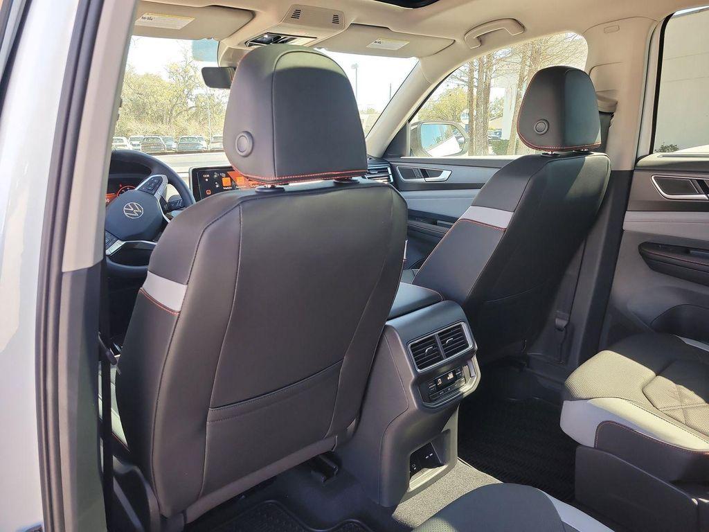 new 2026 Volkswagen Atlas car, priced at $48,282