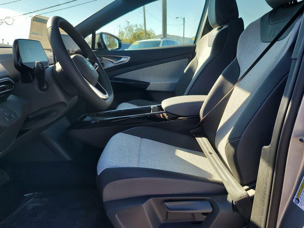 new 2025 Volkswagen ID.4 car, priced at $40,271