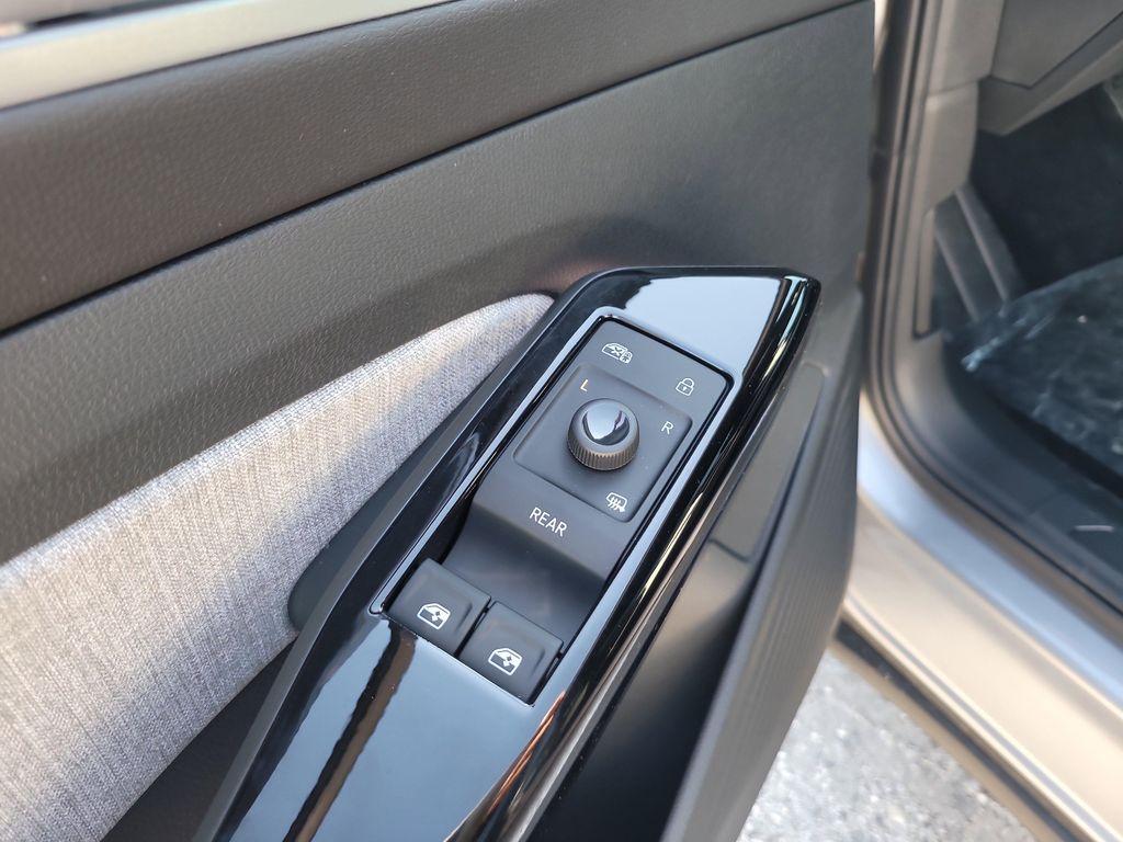 new 2025 Volkswagen ID.4 car, priced at $40,271