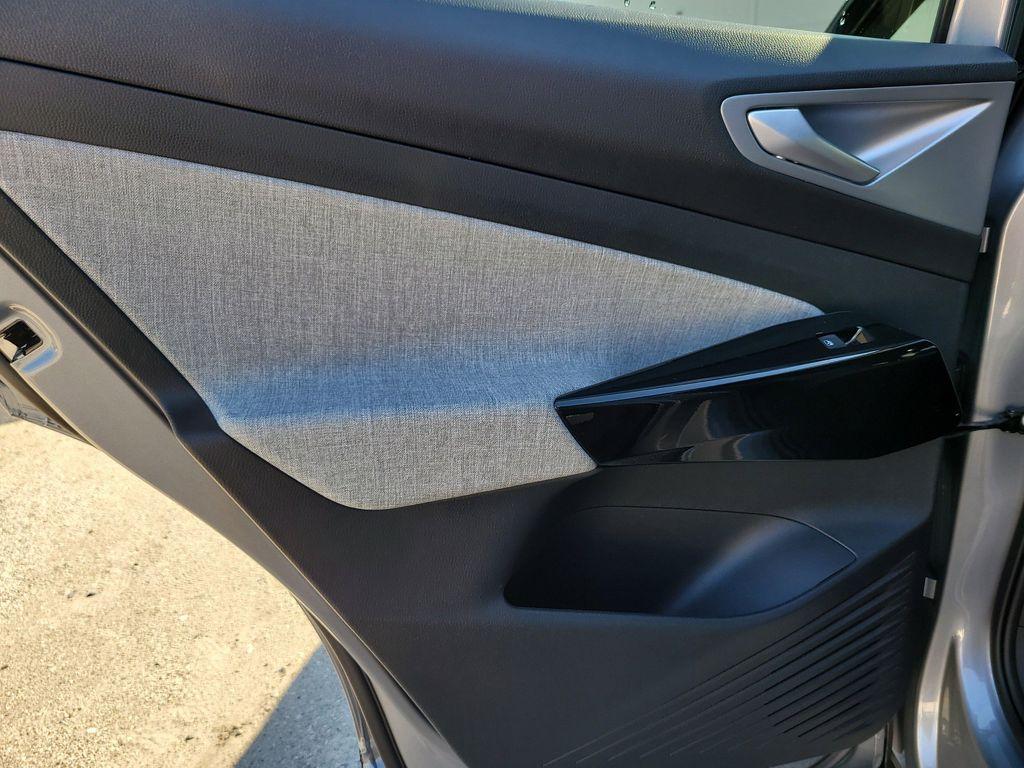 new 2025 Volkswagen ID.4 car, priced at $40,271